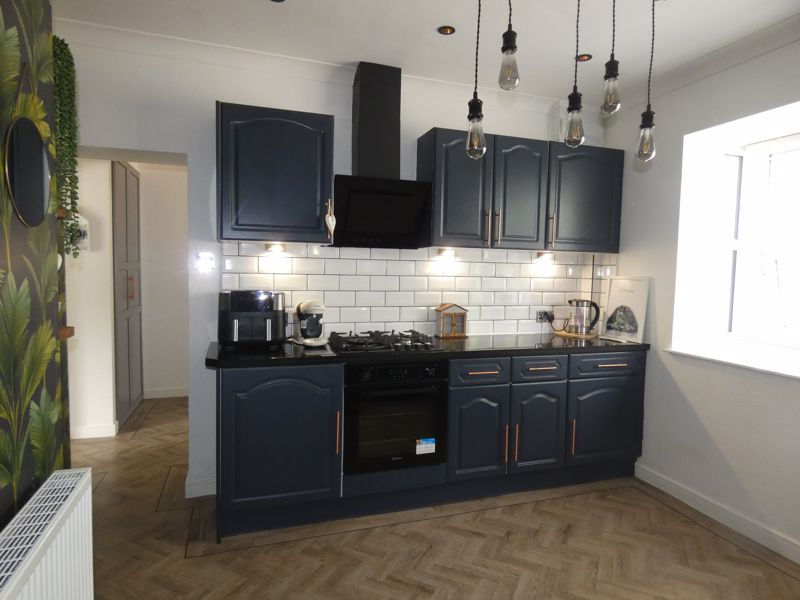 Kitchen- click for photo gallery